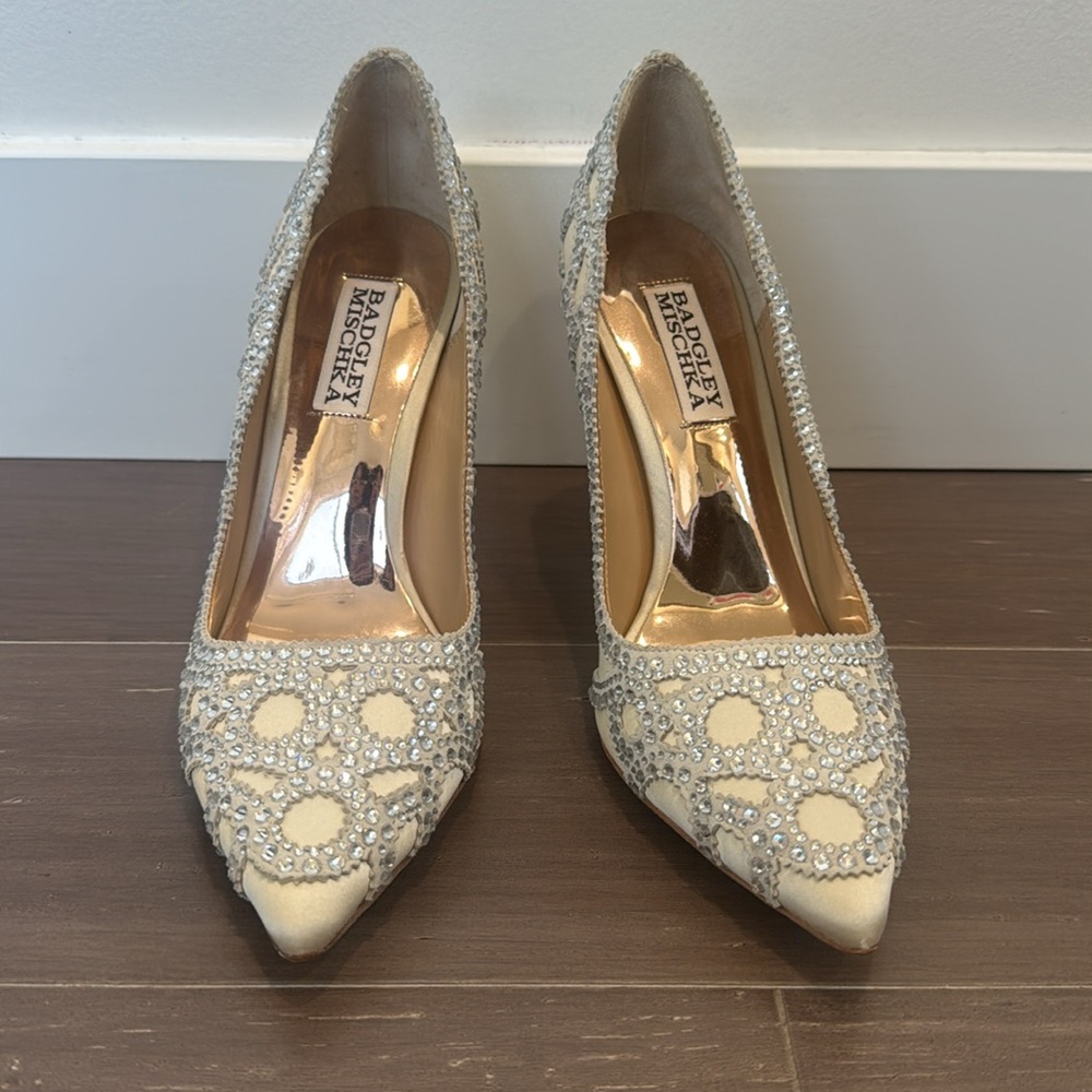 NWT Badgley Mischka crystal wedding bling fancy formal party ivory formal pumps - Picture 2 of 7